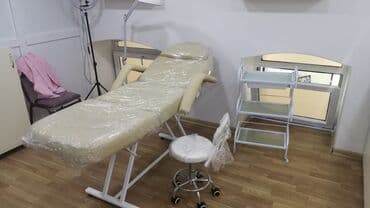 Stəkanlar: Kuşetka krem rəngdə Kuşetkanın ayaqları ağ olduğu üçün ağ rəngdə — 1