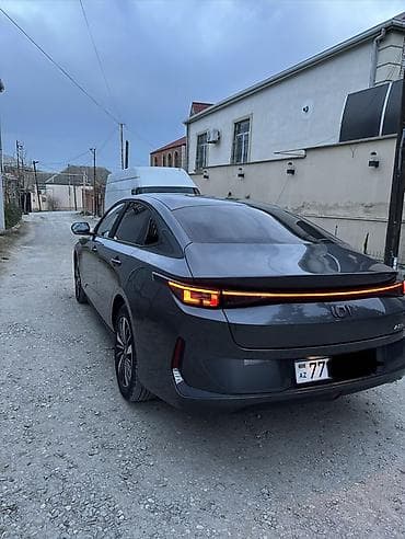 kia rio icare: Changan Qiyuan A05: 1.5 l | 2025 il 13400 km Sedan — 5