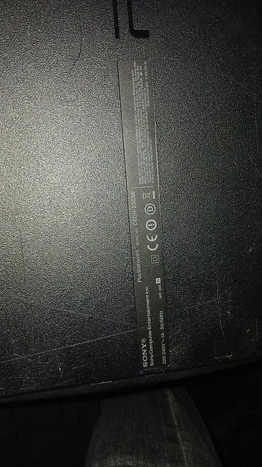 stol ustu komputerler: PlayStation 4 (PS4) oyun konsolu paketi Xüsusiyyətlər: - PS4 konsolu — 5