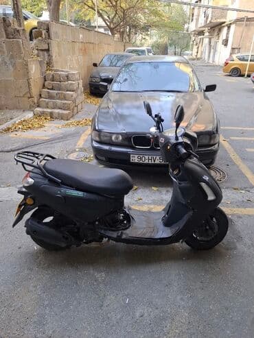 Мопеды, скутеры: Şəhər daxilində rahat və qənaətcil hərəkət üçün kompakt skuter — 4