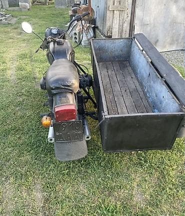 moto duqa: Yük daşımalı qoşa qoşqulu motosiklet - Yan qoşqu ilə təchiz olunmuş — 4