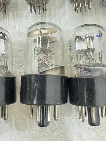 esensiya nədir: Məhsul: Elektron lampalar (radiolampa) dəsti Təsvir: - Çeşidli — 4