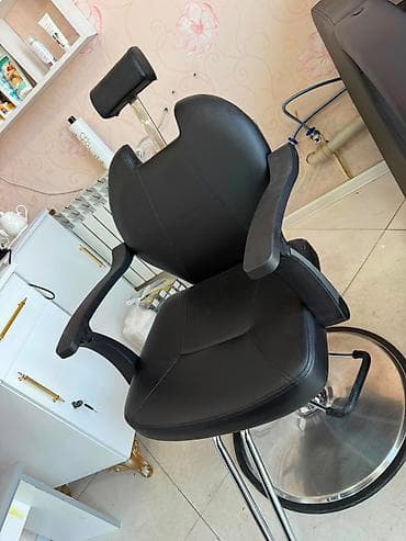 Salon kreslosu 200azn Bineqedi 6409 leli. Peşəkar bərbər/kosmetologiya