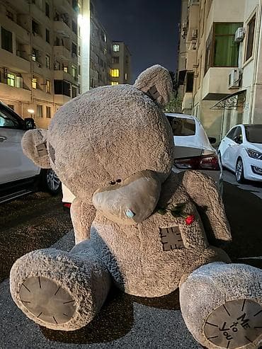 8 Marta Hədiyyən hələdə hazır deyil? onun bəyənəcəyi hədiyyəni seçmək