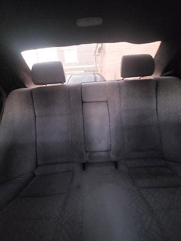Mercedes-Benz C-Sinif sedan (W202), tünd mavi rəng. - Kuzov: 4 qapılı — 6
