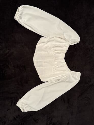 qadın koynekleri: Qara 1nci New yorkerındı 25azn. Xallı 5aazn. Qırmızı beş yorker 25azn — 2