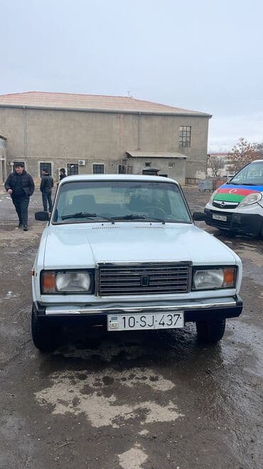 satdiq traktorlar: VAZ (LADA) 2107: 1.5 l | 2006 il 252555 km Sedan — 6