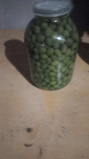 1 banka yaşıl zeytun – ev üsulu duzlu suda marinad. - Şüşə banka