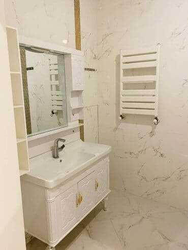 həzi aslanov 2 otaqlı evlər: Şamaxinkada, Kinostudiyanın həyətində,17 mərtəbəli binanın 9-cu — 10