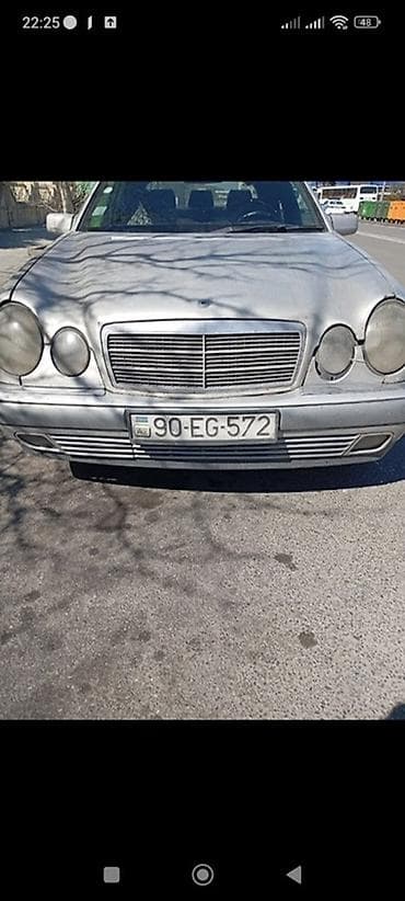 mersedes 1 8: Mercedes‑Benz E‑Class (W210) sedan - Kuzov: 4 qapılı sedan, gümüşü — 1