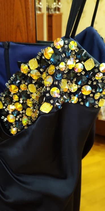 goy daş: Ziyafət donu, Midi, Guess, S — 2