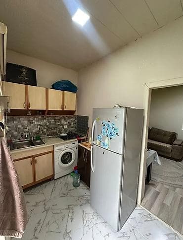 razin kiraye ev: Sabuncu kecidine yaxin 1 otaqli adelni heyet evi kiraye verilir. Ev — 4