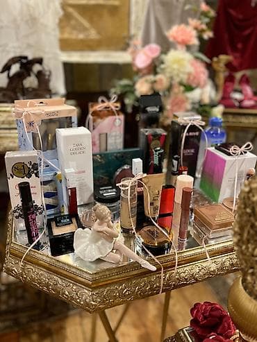 İdeal veziyyetde xonça desti satılır ikinci el .
Qiymet 750-800 azn — 4