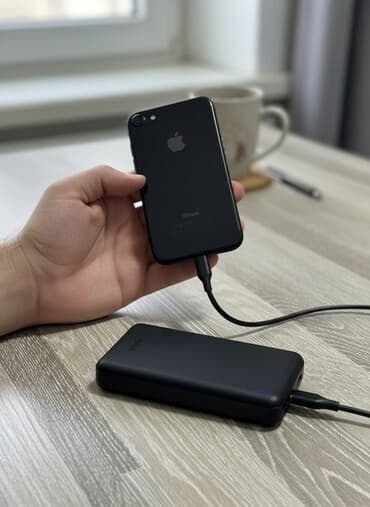 IPhone 7, 32 GB, Jet Black, Barmaq izi