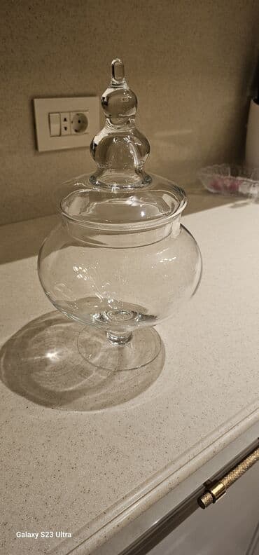 Şüşə qapaqlı dekorativ qab - Material: şəffaf qalın şüşə - Forma