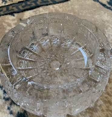 пепельница: Пепельница как новая, низ 15 см, верх 13,5см — 2