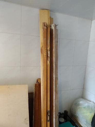 plasdik qapi: PVC pəncərə və qapı dəsti - Ağ rəngli PVC profildən hazırlanmış bir — 6