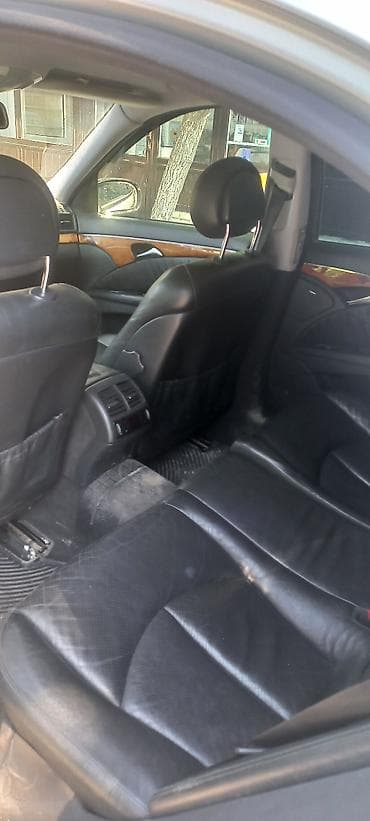 audi a5: Mercedes-Benz E 240: 2.6 l | 2002 il Sedan — 5