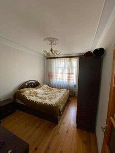 xalqlar dostluğu evlər: Bakı, Qaraçuxur qəs., 3 otaqlı, Köhnə tikili, 75 kv. m — 3