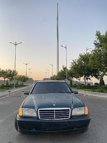 eylec: Mercedes-Benz C‑Class (W202) sedan masin xerc teleb etmir - Korpus: 4 — 4