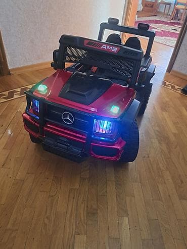 elekt: Uşaqlar üçün akkumulyatorlu elektrik avtomobili. Model off-road/Jeep — 2