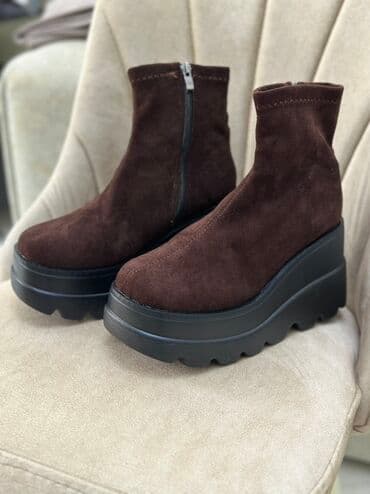 platforma qadın krossovkaları: Qadın platforma botları - Rəng: tünd qəhvəyi - Material: süet üst — 1