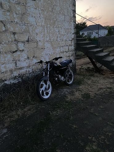 gurcustan ford bazari: AF50 SATILIR 80 CC BÖYÜK KUBNAN BARTER EDİREM ÜSTÜNDE QOZ KİMİ AYFON — 4