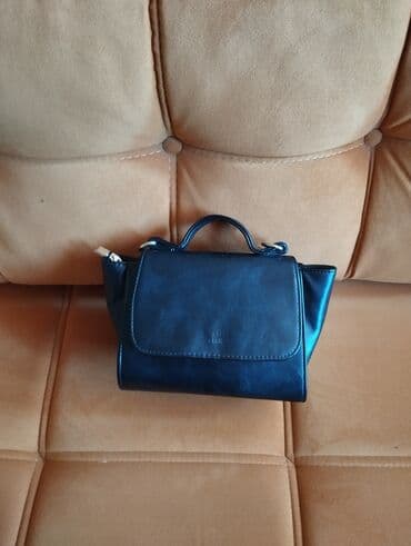 Eynəklər: Çantalar 16, 10,9,5 azn — 4