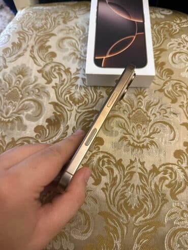 iphone se 2020 almaq: IPhone 16 Pro, 128 GB, Qızılı, Simsiz şarj — 5