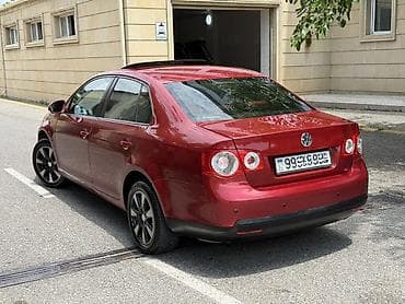 Продажа авто: Volkswagen Jetta: 1.6 л | 2010 г. Седан — 8