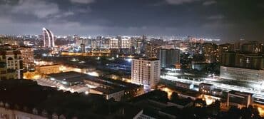 Qarajlar: В центре города,рядом с новым выходом метро 28 мая расположена — 10