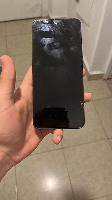 256gb yaddaşı var tək problemi ekranında olan çatıdı 1 2 ay işlənib — 2