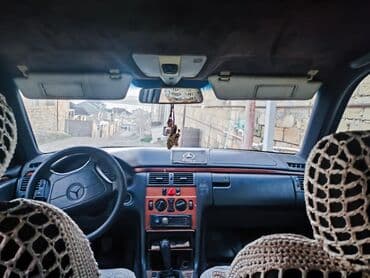 Sol, Mercedes-Benz E220, 1997 il, Gürcüstan