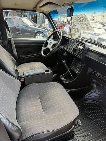 vaz 2107 şit: Hazır Kredit VAZ 2107, ağ rəng, 2003 mot 06 karobka 5. İdeal vəzyətdə — 2