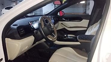 sedan maşın: BYD Qin Plus: 1.5 l | 2024 il 6160 km Sedan — 4