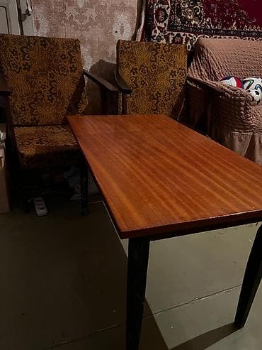 Qonaq otağı üçün, İşlənmiş, Açılmayan, Dördbucaq masa, 2 stul