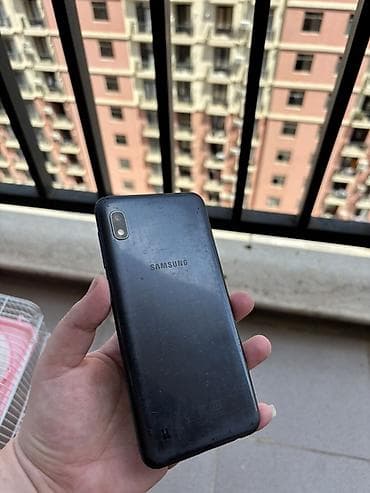 Elektronika: Samsung Galaxy A10, 32 GB, rəng - Qara, İki sim kartlı — 1