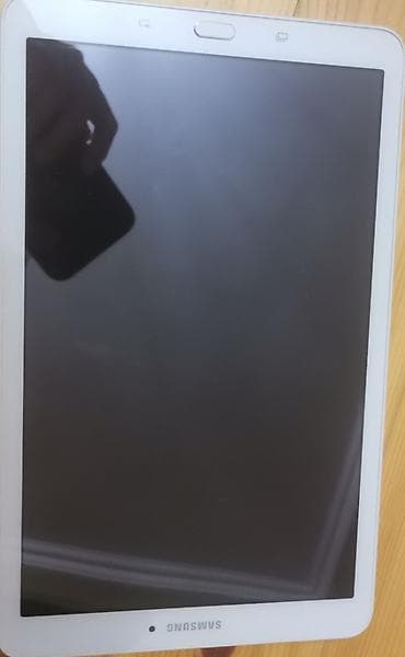 internet kod: Samsung planşet - Model: Samsung Galaxy Tab seriyası (ağ rəng, ön — 1