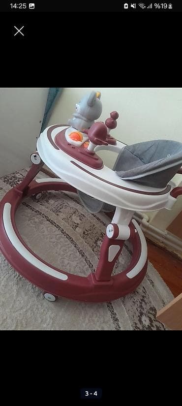 Baby walker firmasınındır. cəmi 1 ay işlənib təp təzədir. işıqları və