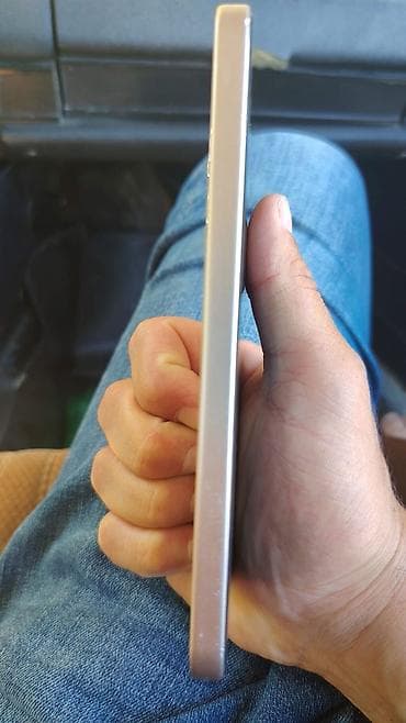 honor 9xb: Honor 400, 256 GB, rəng - Ağ, Qırıq — 2