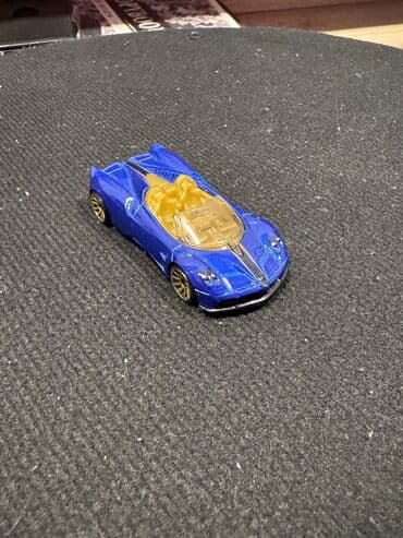 maşın modeli: Hot Wheels maşinlari almag istezez WhatsAppa yazin — 2