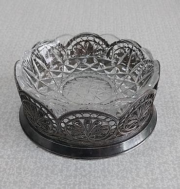 duz qablari: Qənd qabı sovet istehsalı, yaxşı vəziyyətdədir. Materialı melxior — 3