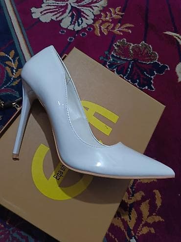 setka ayaqqabı: Ağ rəngli qadın tuflisi – klassik “stiletto” model - Material: parlaq — 3