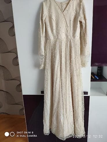 erotik geyim: Zərif uzun ziyafət/libas - Rəng: krem/şampan - Üstü tam bəzəkli: incə — 1