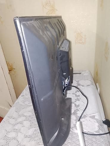 Zavcat kimi satılır. LED televizor, təxminən 32–40 düym diaqonal — 3