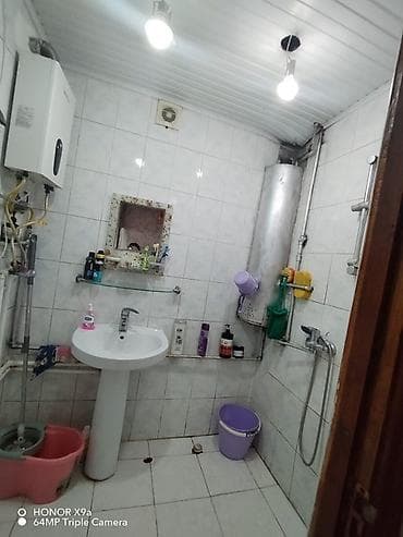 şüşəli masa: Mebel dəsti – klassik üslub Qonaq otağı: - Açıq krem rəngli vitrin — 5