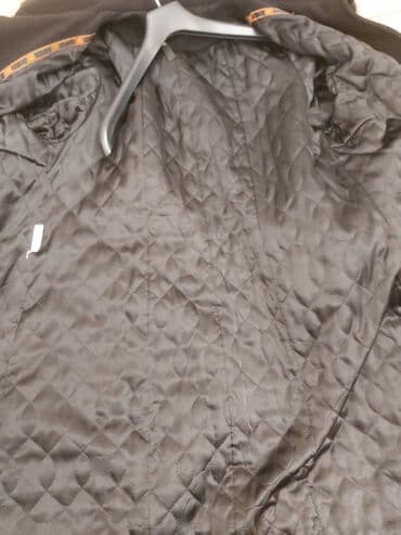 loreta palto: Palto.seliqeli az geyinilib.hec bir difekti yoxdu. Razmer 48.qollari — 5