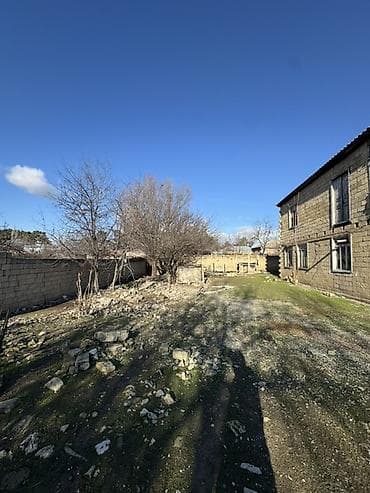 binə ev satılır: 11 otaq, 12 kv. m, Kredit var, Təmirsiz — 7