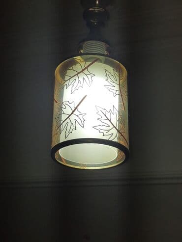 Işiqlandirma satisda yaşayış yoxdu evde tozlu horul biler tam qizili