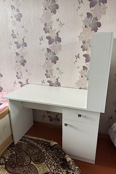 Мебель: Прямой стол, С полками, С выдвижными ящиками, Ламинат простой — 2